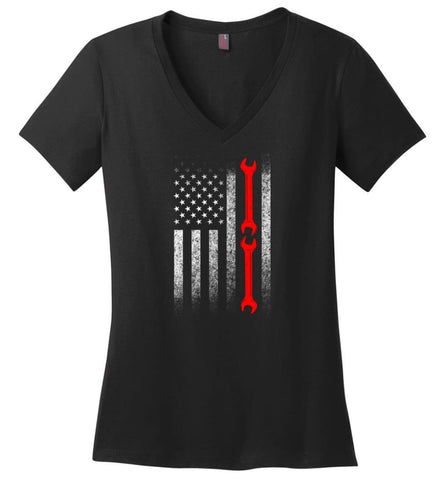 US Veterans Shirt Never Underestimate The Power Of PaPa Ladies V-Neck - Black / M
